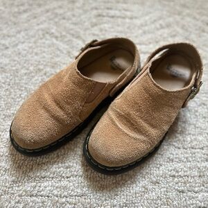 Doc Marten Tan Slingback Mules.
Size 8.5 W